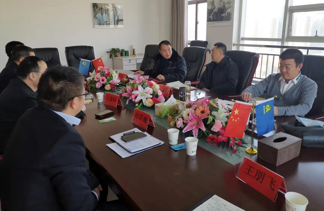鄭州市城建局黨組成員、副局長王立新一行蒞臨新蒲建設集團調研走訪