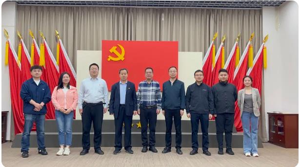 中共鄭州市委“兩新”組織工作委員會觀摩交流團蒞臨新蒲建設(shè)集團開展黨建觀摩活動